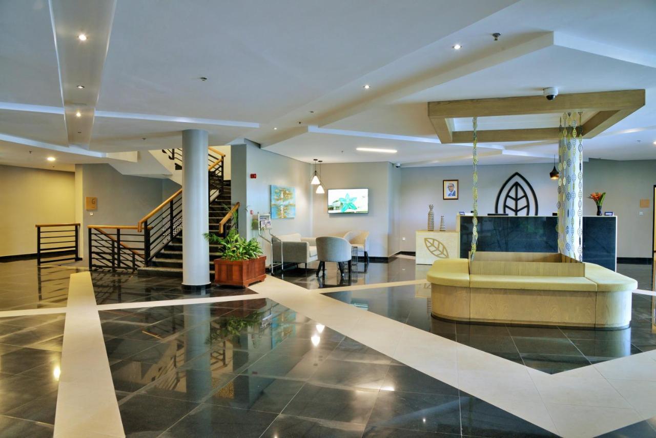 Epic Hotel & Suites Nyagatare Buitenkant foto